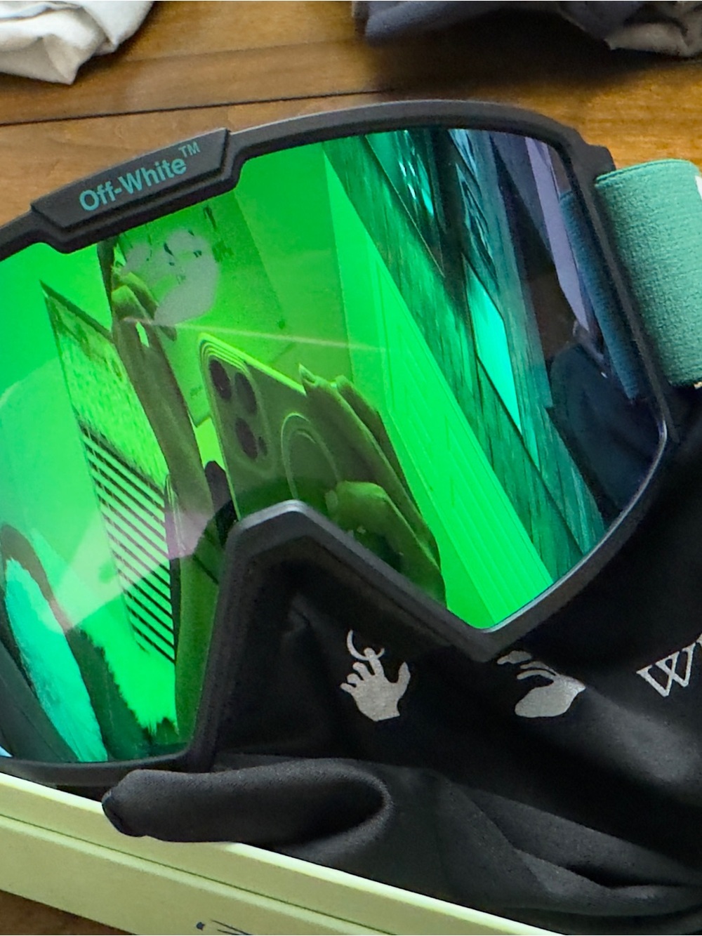 Off-White FW22 Green Mirror Ski Goggles - Brand New with Box & Certilogo